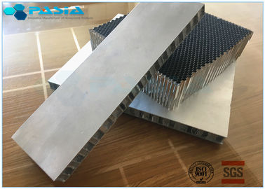 China High - Strength Aluminum Honeycomb Core , Aluminium Core Panel H16 Hardness supplier